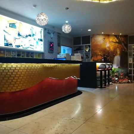 Boston Hotel Chiayi City Exterior photo