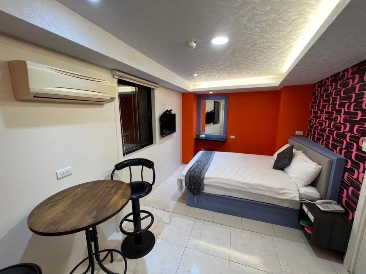 Boston Hotel Chiayi City Exterior photo