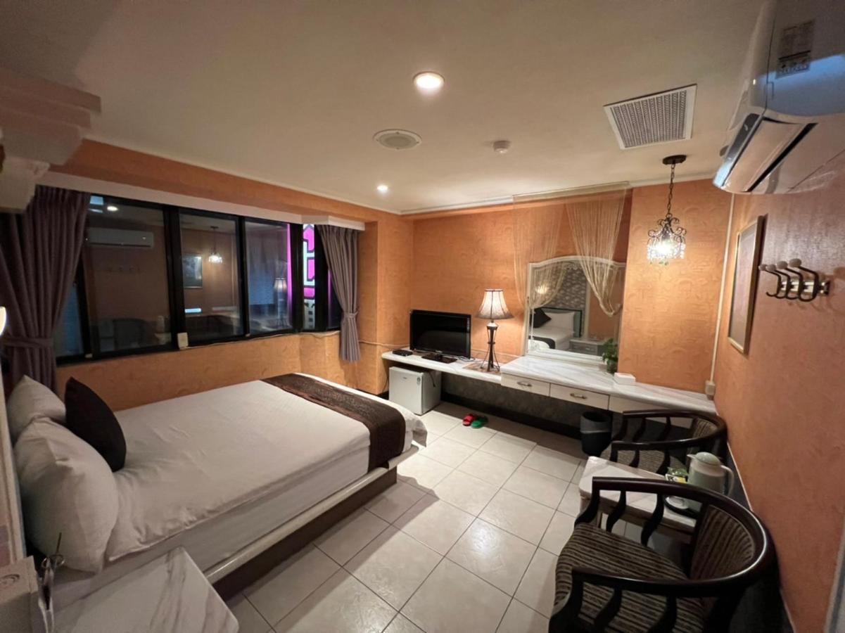 Boston Hotel Chiayi City Exterior photo