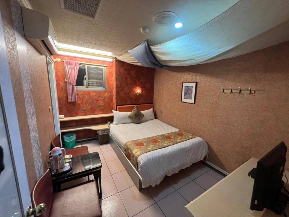 Boston Hotel Chiayi City Exterior photo