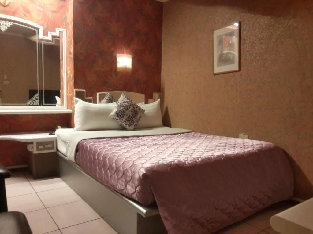 Boston Hotel Chiayi City Exterior photo