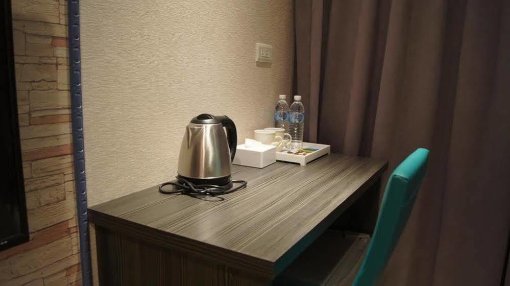 Boston Hotel Chiayi City Exterior photo