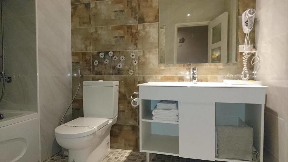 Boston Hotel Chiayi City Exterior photo