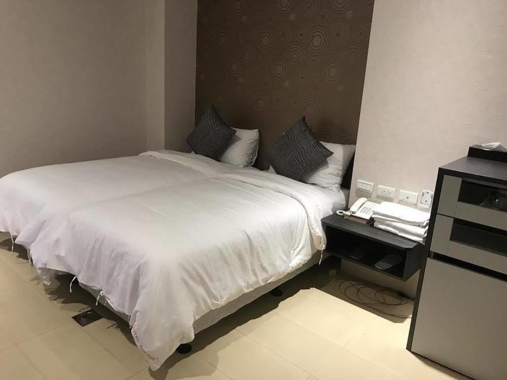 Boston Hotel Chiayi City Exterior photo