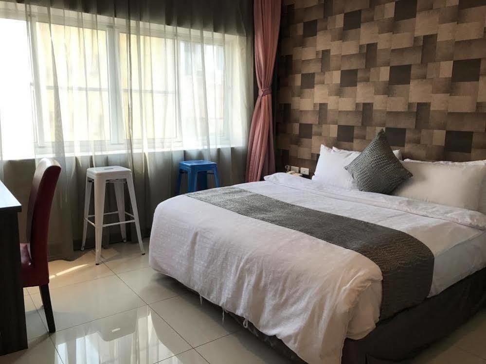 Boston Hotel Chiayi City Exterior photo