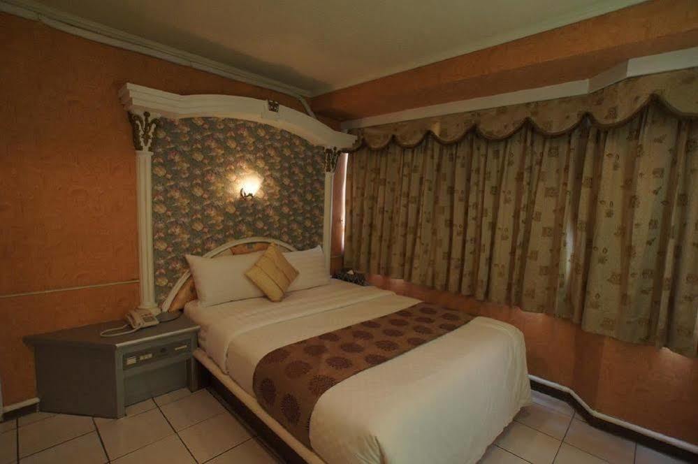 Boston Hotel Chiayi City Exterior photo